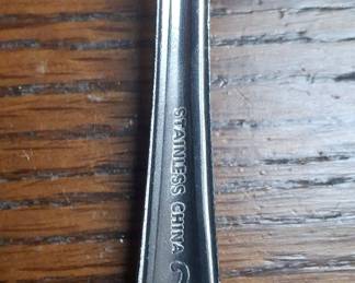 Vintage Floral Scroll Pattern Stainless Steel Flatware Set