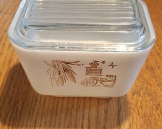 Pyrex Early American Refrigerator Dish