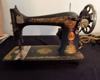 Singer Model 27/127/128 Sewing Machine