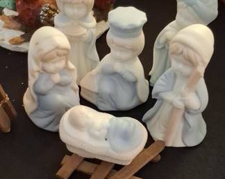 Lefton China Nativity Set with Manger