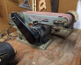 King Feng Fu Machinery 4-inch Belt and 6-inch Disc Sander