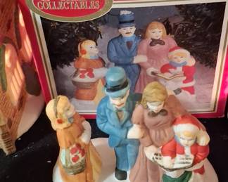 Department 56 Dickens Collectables Caroling Family Figurine