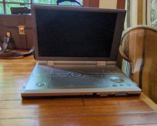 Mintek MDP-1010 Portable DVD Player