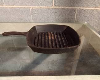 Vintage Lodge Cast Iron Square Grill Pan