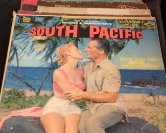 RCA Victor South Pacific Original Soundtrack LP (LOC-1032)
