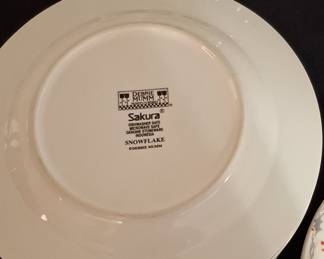 Sakura Debbie Mumm Snowflake Salad Plates