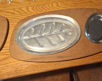 Vintage Sizzling Steak Platter Set with Aluminum Platter and Wood Underliner