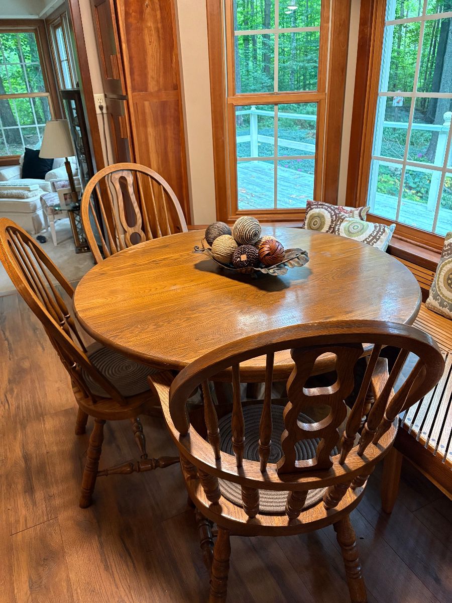 Oak Table/4 Chairs