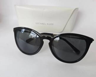 Michael Kors Black Designer Sunglasses – Women’s Fashion Eyewear with Case