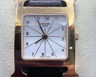 Hermès Heure H HH1.201 Gold-Plated Quartz Watch – Black Leather Strap
