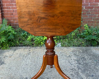 Lot 48: Mid-Century Tilt top End Table 