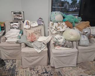 Linens and great covered chairs!
