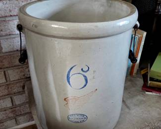 Vintage Redwing 6-gallon Crock with handles. Excellent condition.