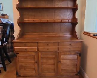 Ethan Allen by Baumritter Hutch