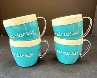 Vintage West Bend ThermoServ Daisy Pattern Cups Set of 4