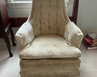 Vintage High Back Tufted Velvet Lounge Chair