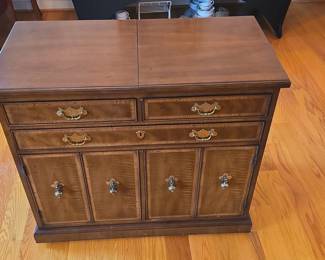 Henredon 18th Century Portfolio Sideboard/ Bar Cabinet