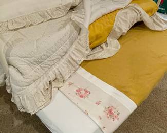 Vintage White Metal Daybed with Trundle