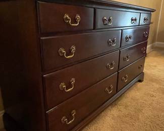 Henkel Harris Mahogany Nine-Drawer Dresser with Mirror