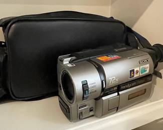 Sony Handycam Vision CCD-TRV85 Hi8 Camcorder