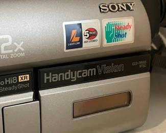 Sony Handycam Vision CCD-TRV85 Hi8 Camcorder