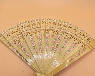 Vintage Celluloid Hand Fan with Hand-Painted Floral Motifs