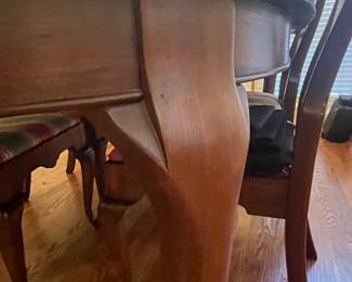 American Drew Queen Anne Style Dining Set