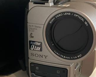 Sony Handycam Vision CCD-TRV85 Hi8 Camcorder