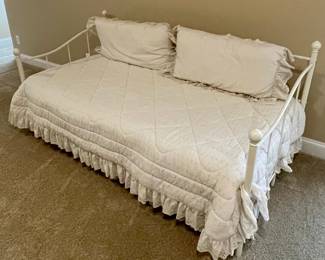 Vintage White Metal Daybed with Trundle