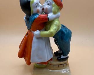 Goldcastle Japan Kissing Children Toothbrush Holder