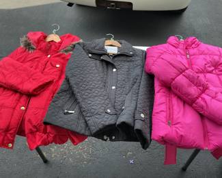 Many styles of quilted jackets