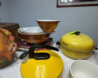 Pyrex and Vtg items