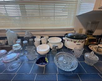 Glass, Corelle and crockpot