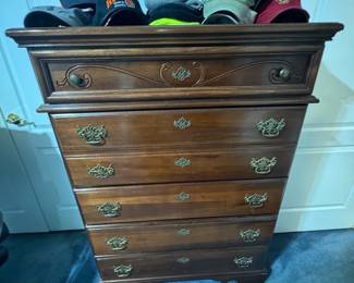 Chest of drawers