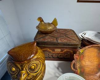 MCCoy cookie jar, Vtg bread box, indiana HON