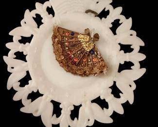 vintage Westmoreland Milk Glass Patriotic Plate featuring an American flag, eagles, and a fleur-de-lis lace edge.