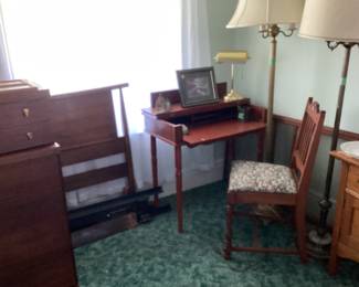 Small vintage desk with close top and slide out writing platform, Vintage floor lamps 