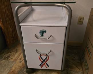 Rolling filing cabinet