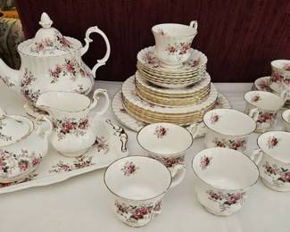 Royal Albert Lavender Rose 