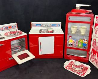 1970s Gabriel Raggedy Ann tin litho toy kitchen play set