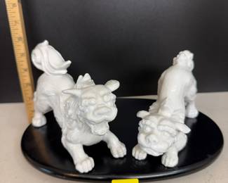 foo dogs