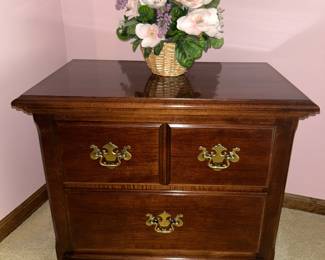Thomasville nightstand
