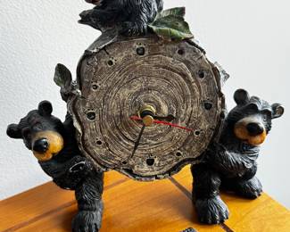 Bear clock