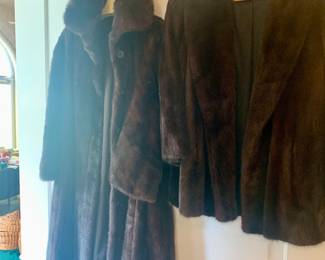 Long black fur coat (medium)