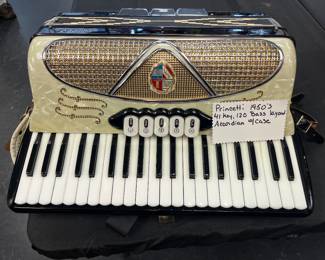 Princetti accordian with case in amazing condition 