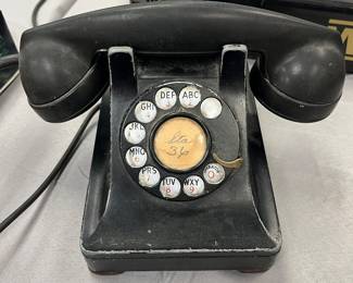 vintage black rotary phone 