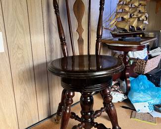 vintage piano stool in great shape 