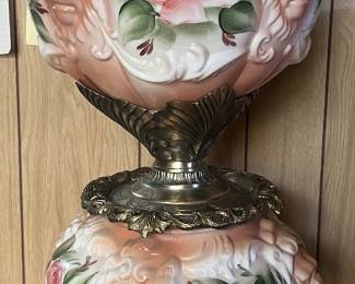 FENTON Embossed Lion Gone with the Wind Lamp