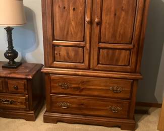Knotty pine chest w 5 dovetailed drawers