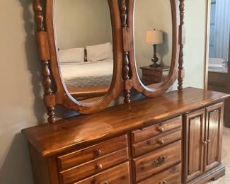 Knotty pine dresser w 9 dovetailed drawers and mirror